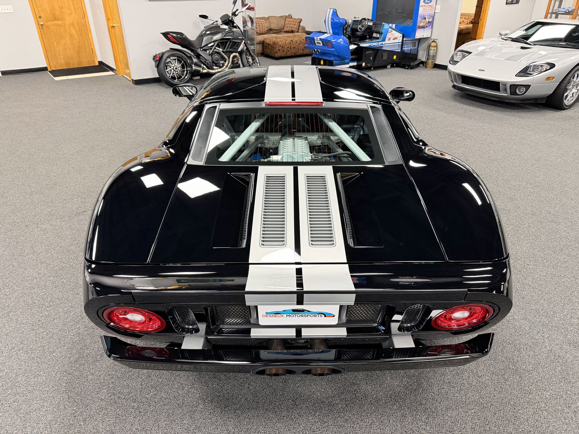 Used 2005 Ford GT image 34