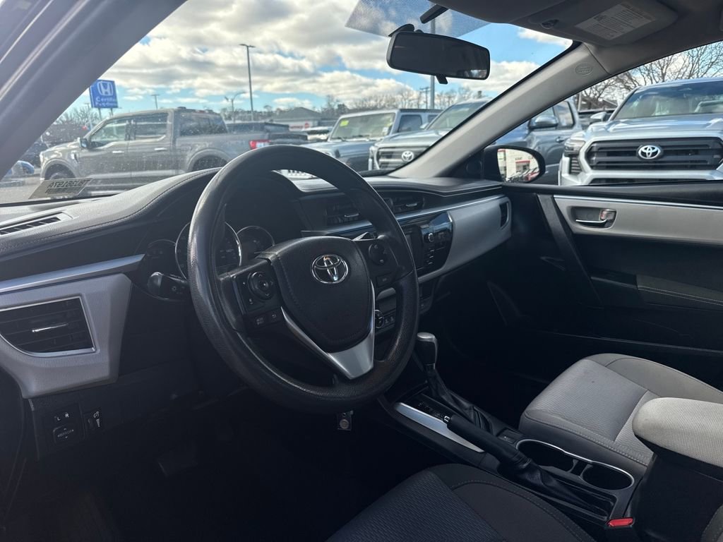 Used 2015 Toyota Corolla LE image 13