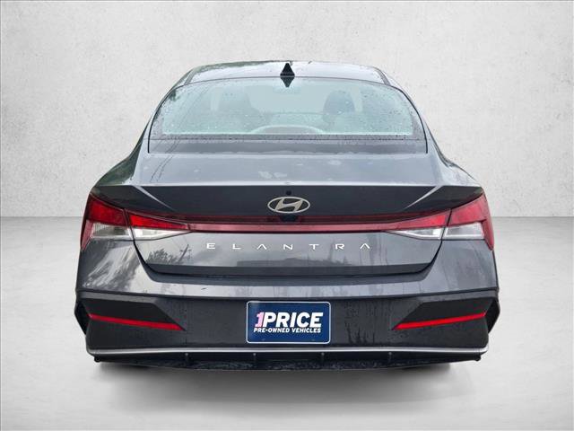 Used 2024 Hyundai Elantra SEL FWD image 6
