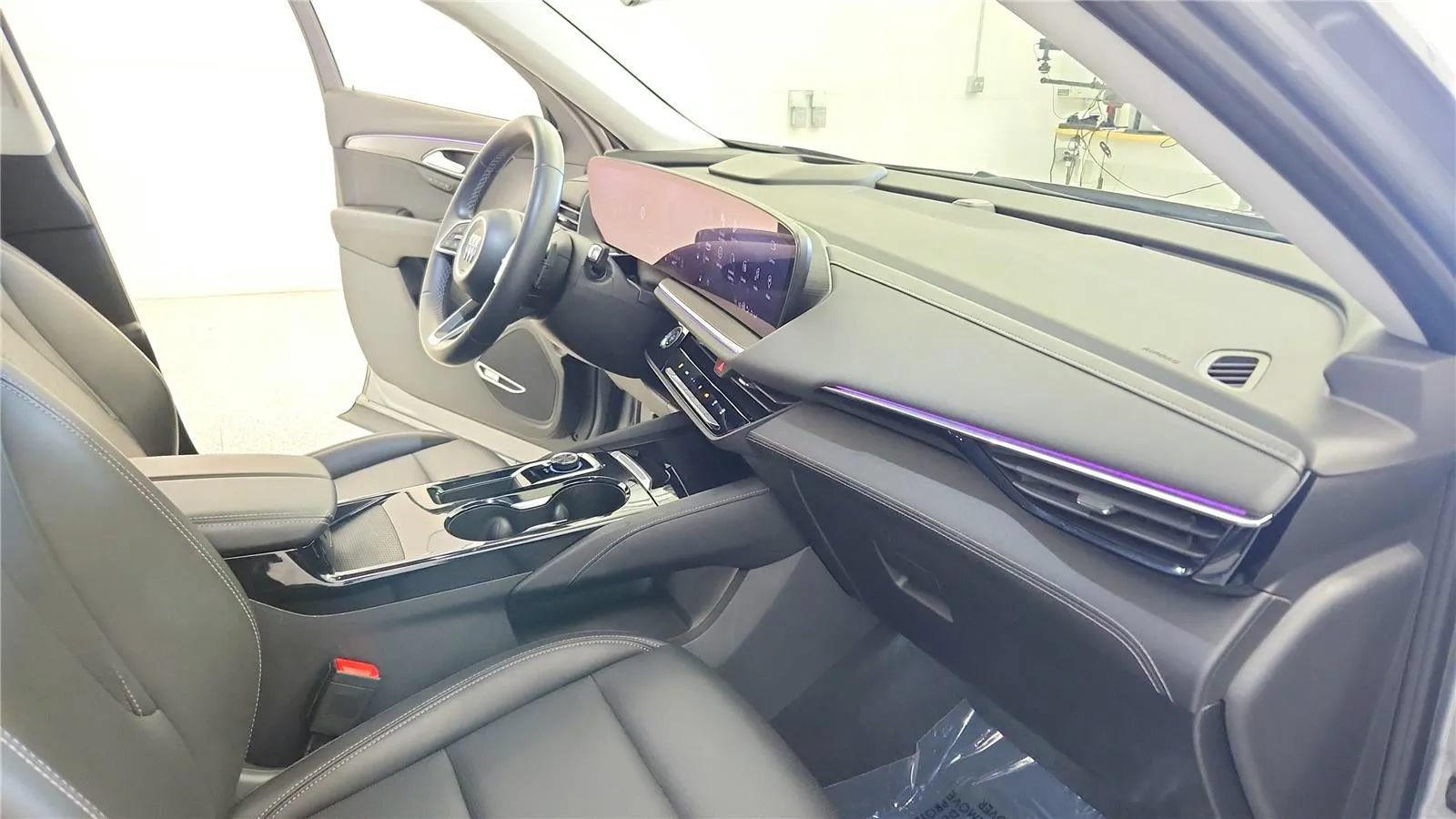 Used 2024 Buick Envision Preferred AWD/4WD image 30