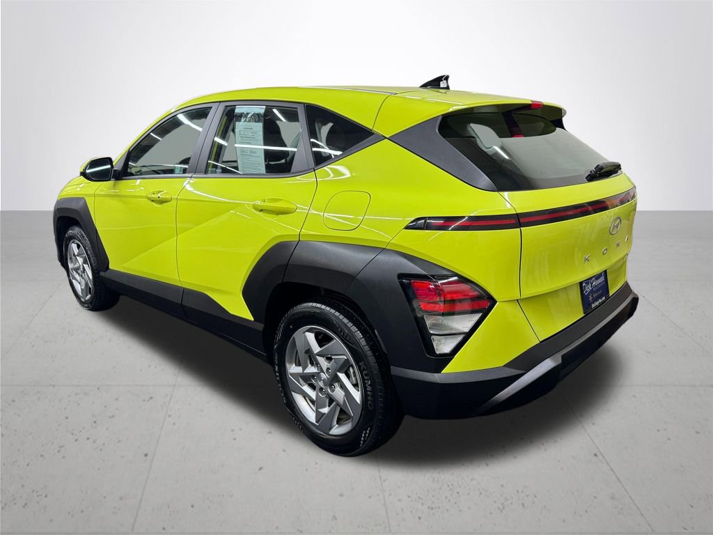 Used 2024 Hyundai Kona SE image 4