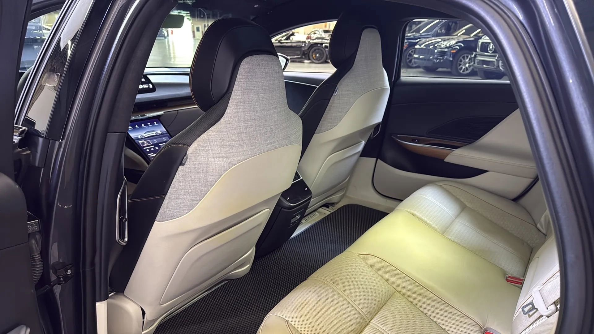 Used 2022 Lucid Air Grand Touring AWD/4WD image 22