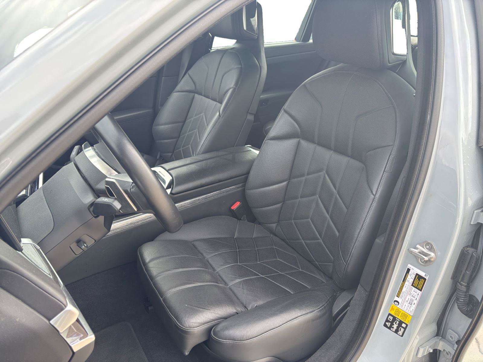 Used 2023 BMW 760i xDrive AWD/4WD image 21