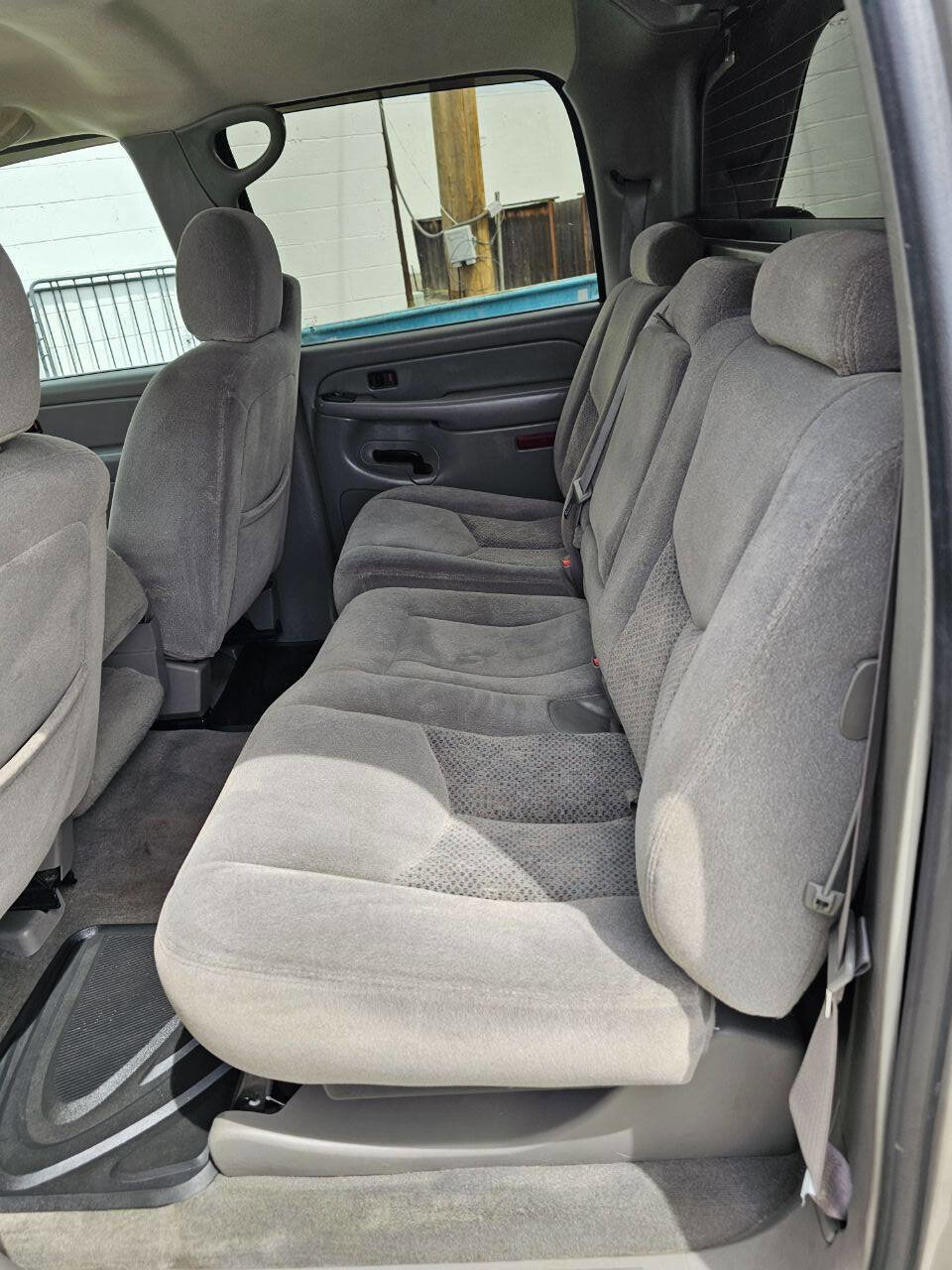Used 2005 Chevrolet Avalanche Z71 w/ Preferred Equipment Group AWD/4WD image 11