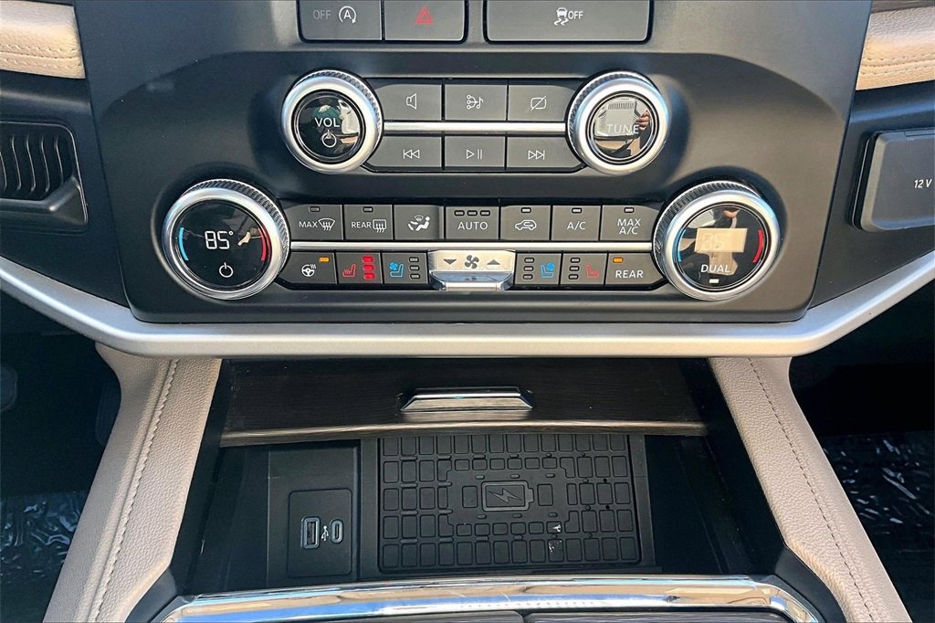 Used 2024 Ford Expedition Limited image 32