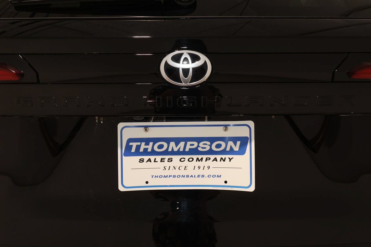 Used 2026 Toyota Grand Highlander AWD image 37