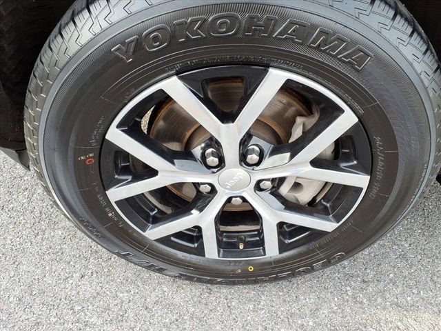 Used 2024 Jeep Grand Cherokee L Limited w/ Luxury Tech Group II image 12