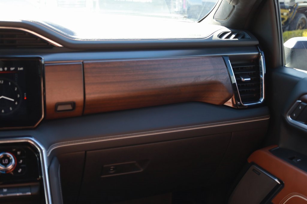 Used 2025 GMC Sierra 3500 Denali Ultimate image 24