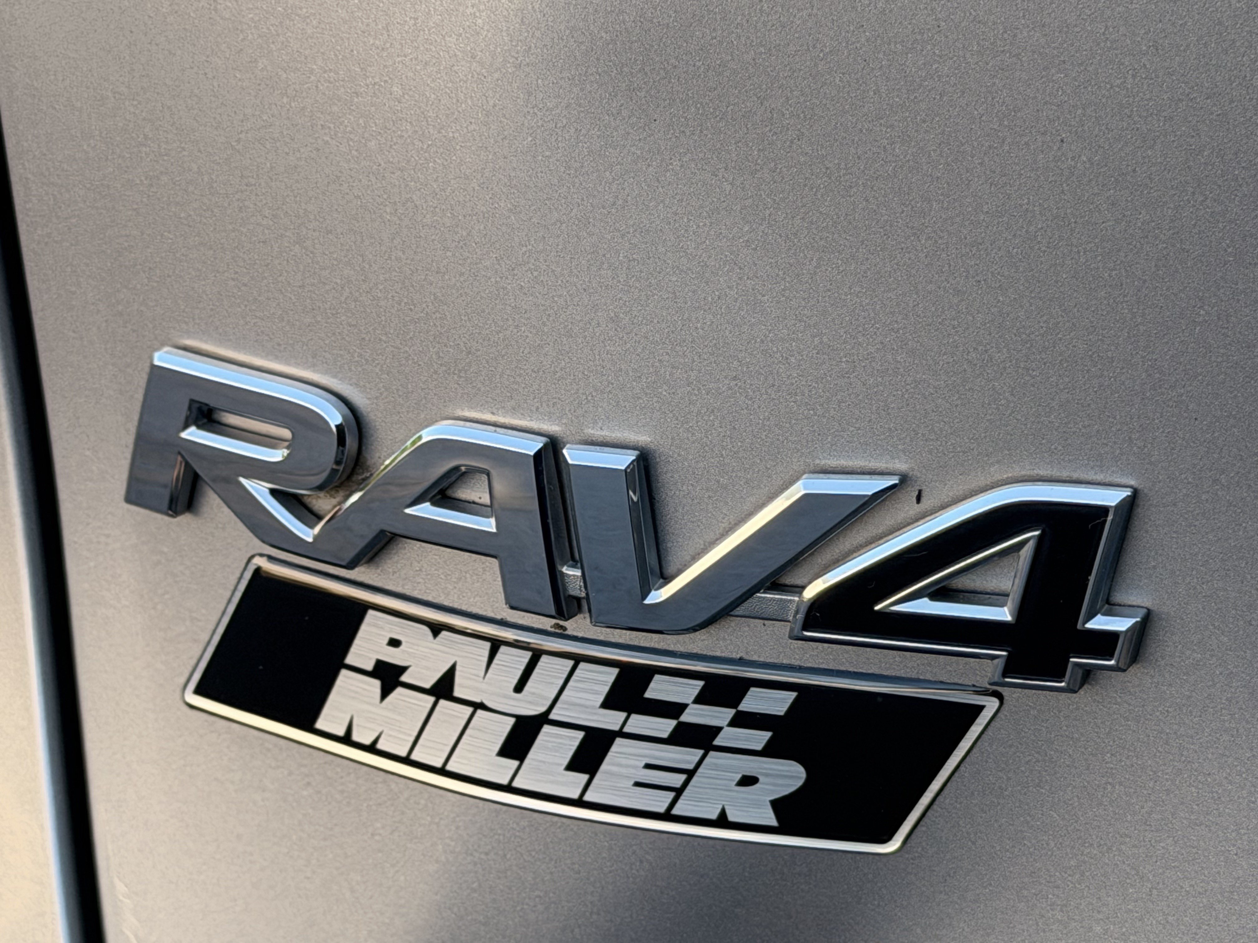 Used 2021 Toyota RAV4 LE AWD/4WD image 28