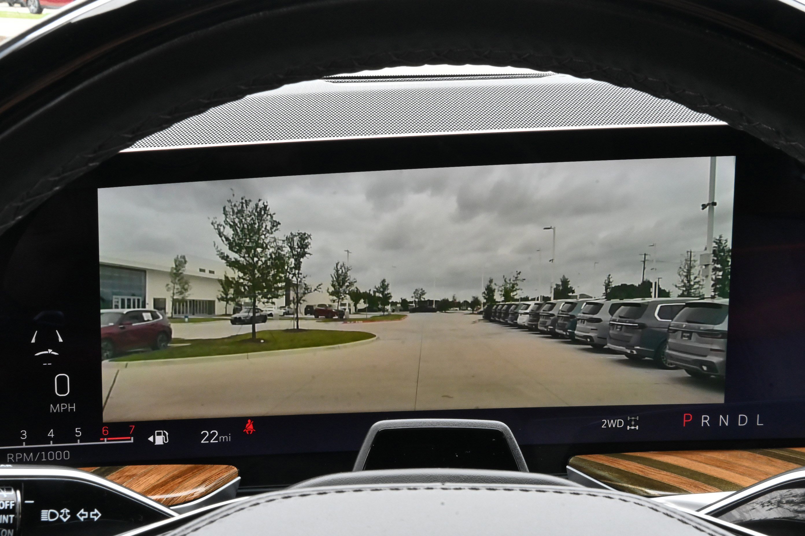 Used 2025 Cadillac Escalade ESV Premium Luxury Platinum AWD/4WD image 19