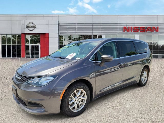 Used 2023 Chrysler Voyager LX FWD image 6