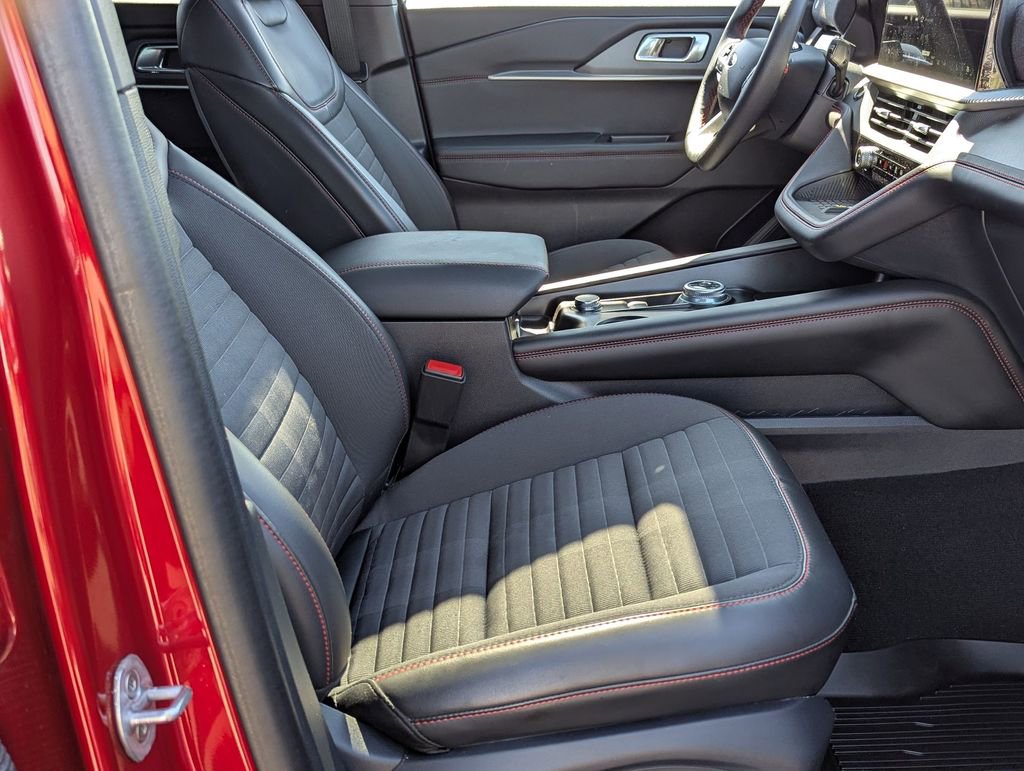 Used 2025 Ford Explorer ST-Line w/ Premium Package image 27