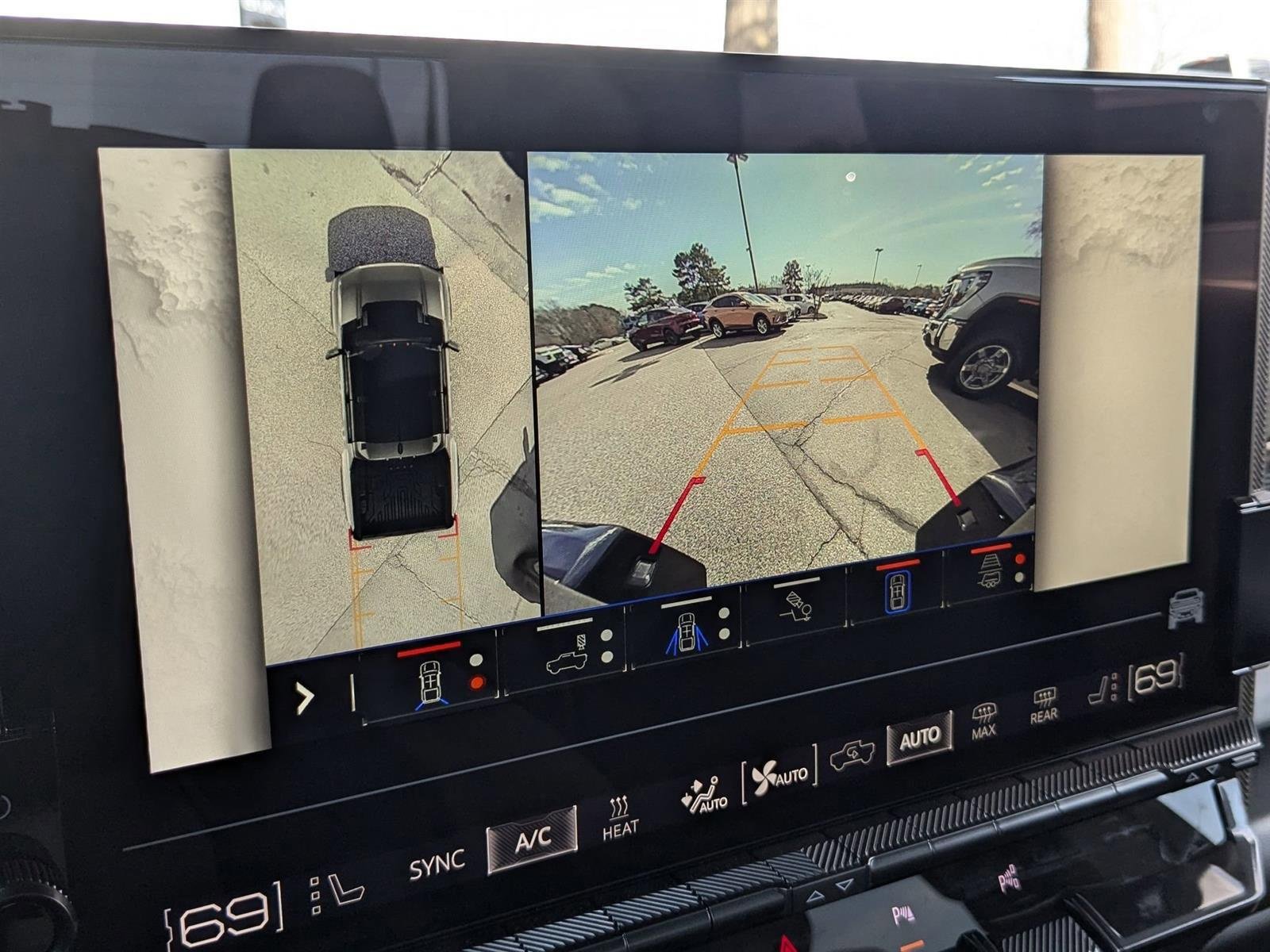 New 2025 GMC Hummer EV 2X AWD/4WD image 18