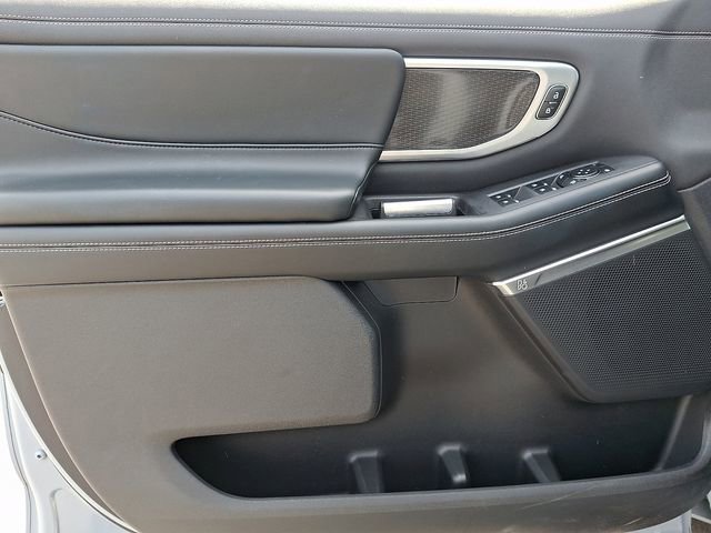 Used 2025 Ford Expedition Platinum w/ Stealth Appearance Package image 12