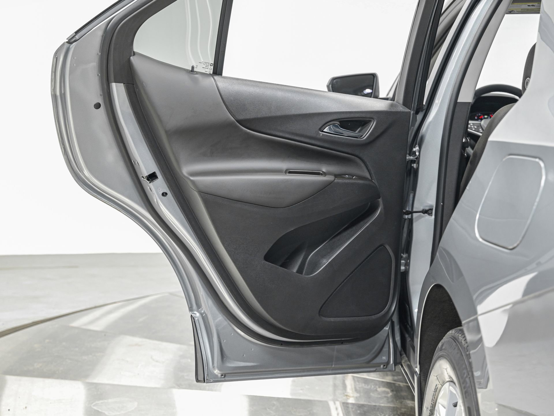 Used 2023 Chevrolet Equinox LT image 25