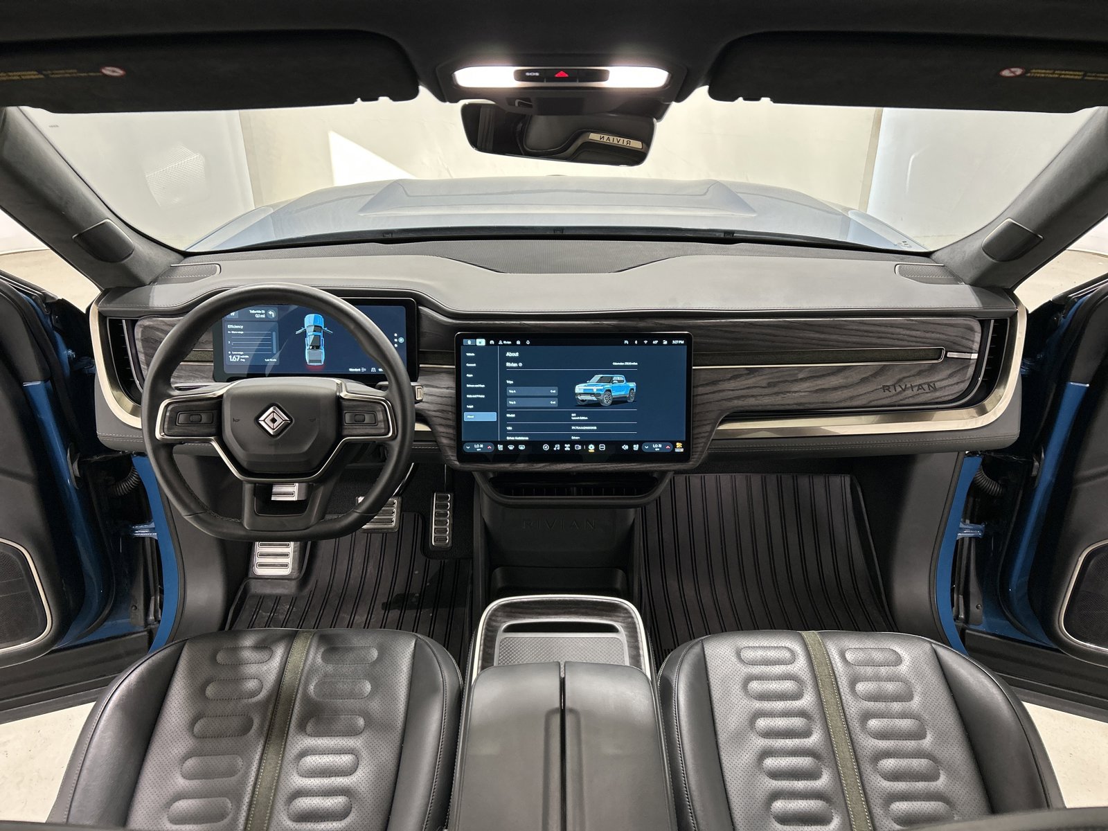 Used 2022 Rivian R1T Adventure image 25