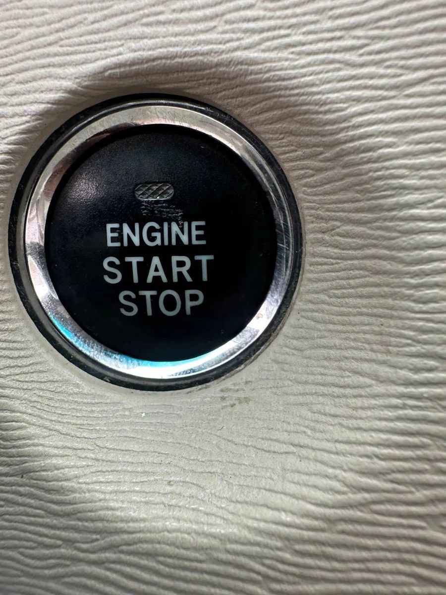 Used 2011 Toyota Sienna XLE w/ XLE Navigation Pkg FWD image 5