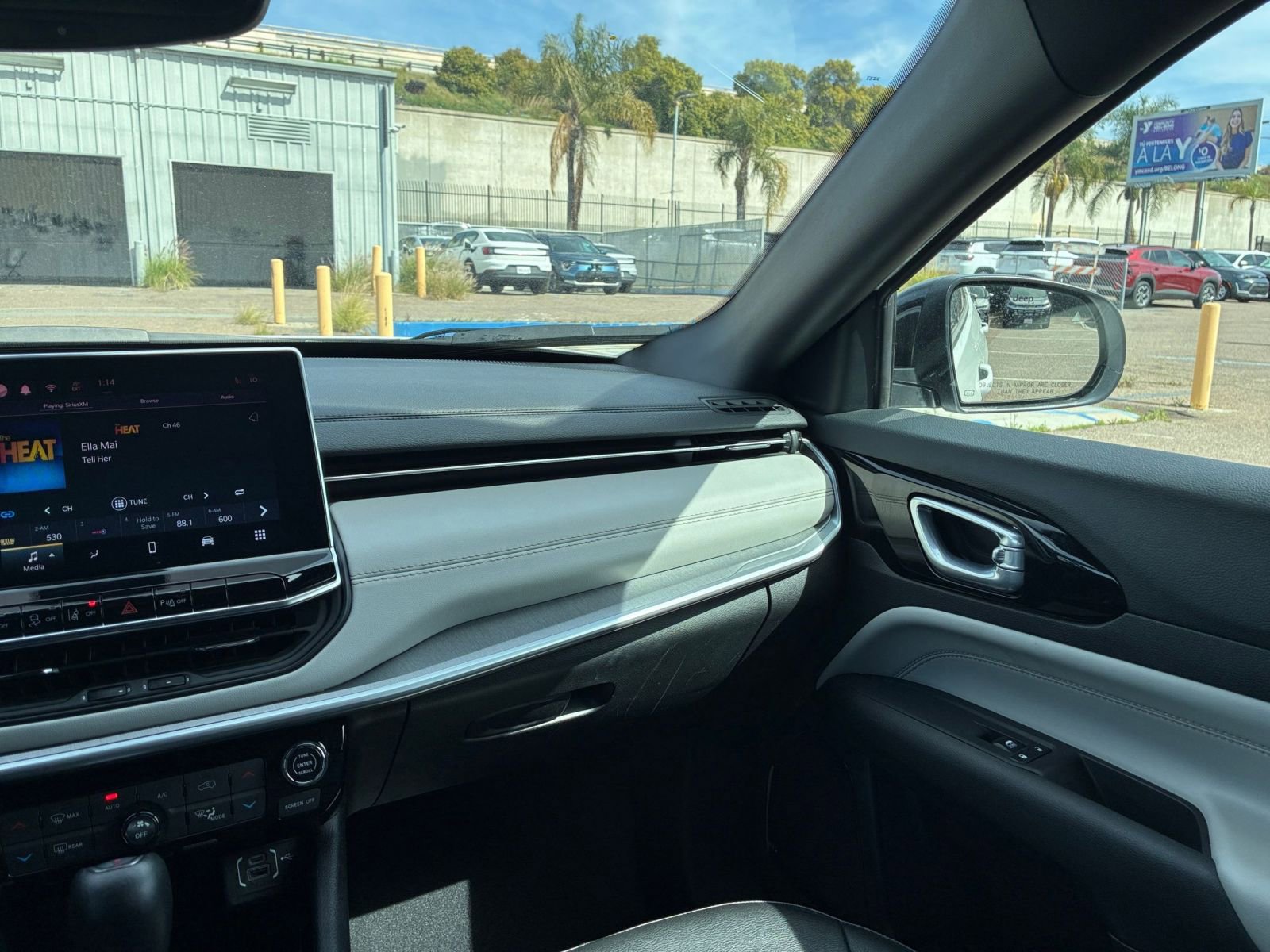 Used 2025 Jeep Compass Limited AWD/4WD image 36