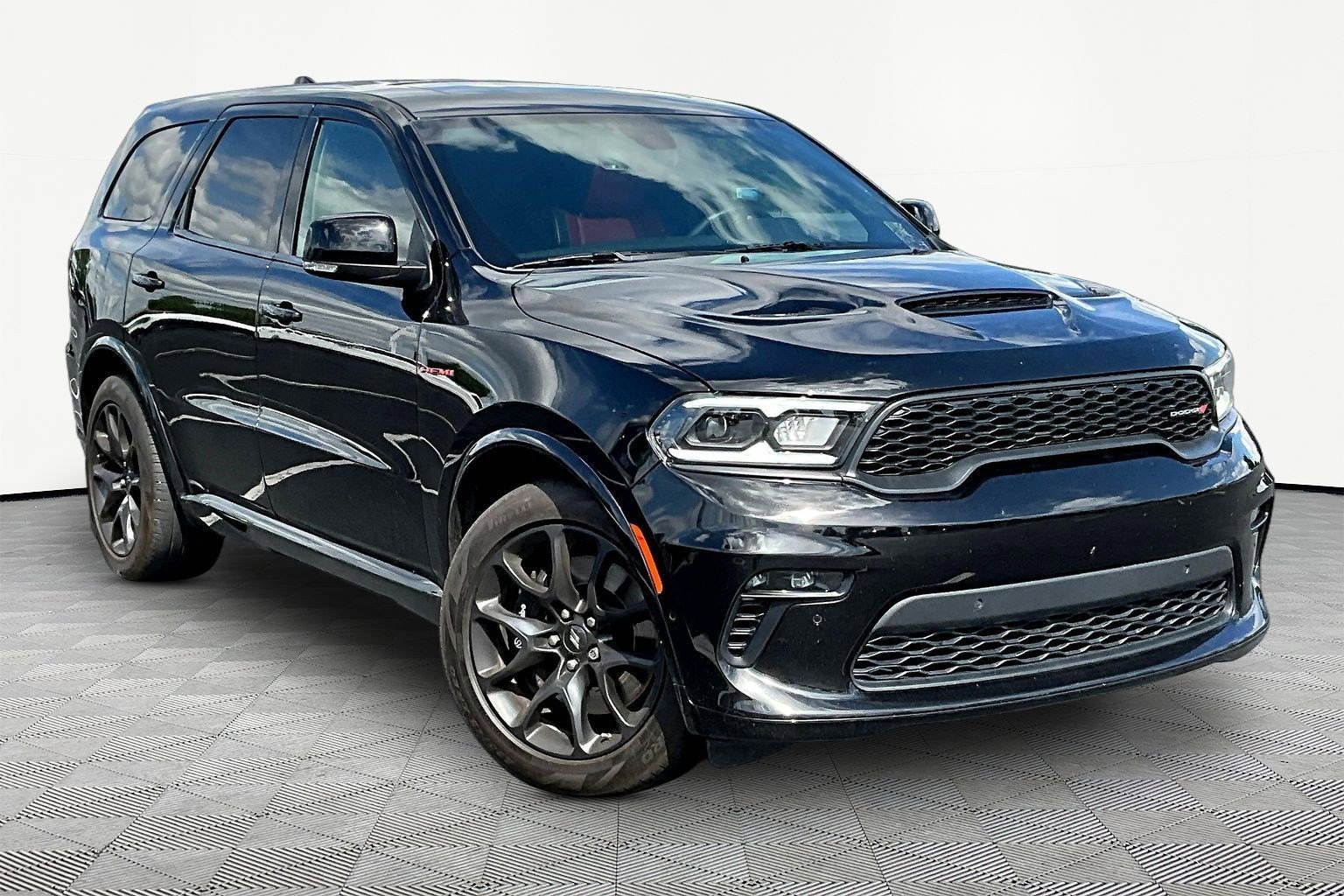 Used 2022 Dodge Durango R/T w/ Tow 'N Go Package AWD/4WD image 3