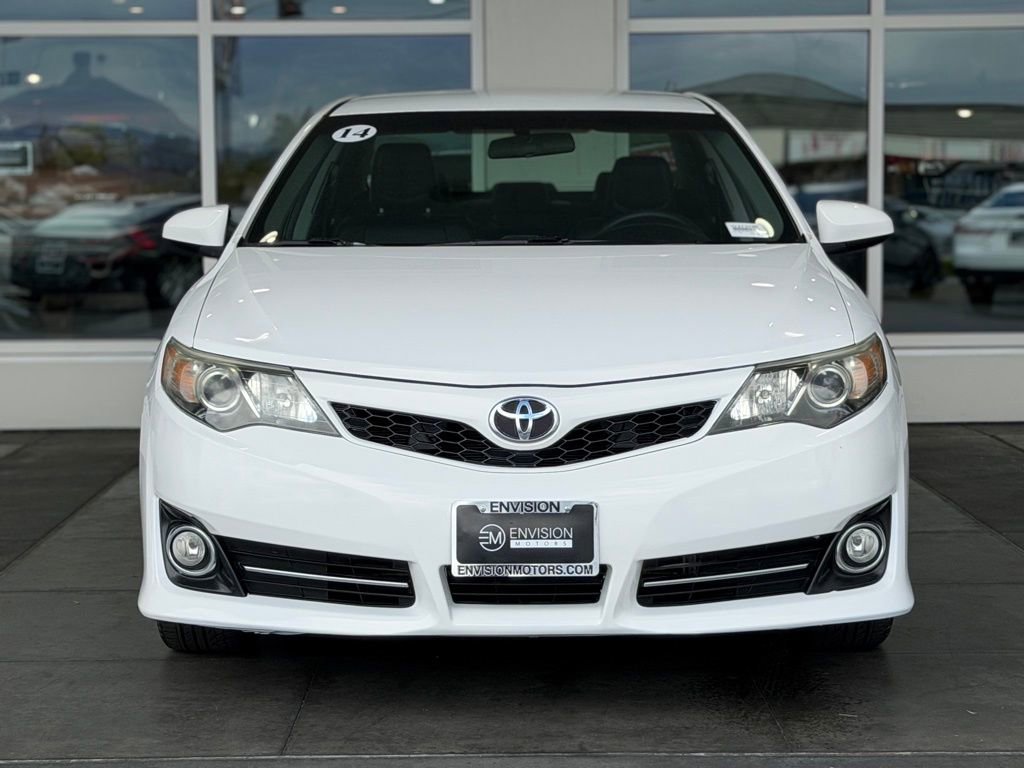 Used 2014 Toyota Camry SE FWD image 4