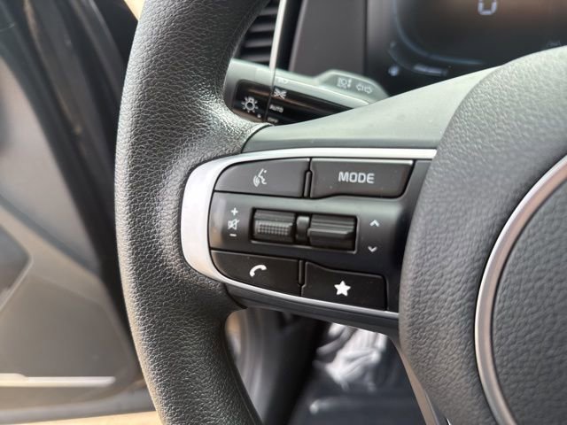 Used 2025 Kia Sportage LX image 16