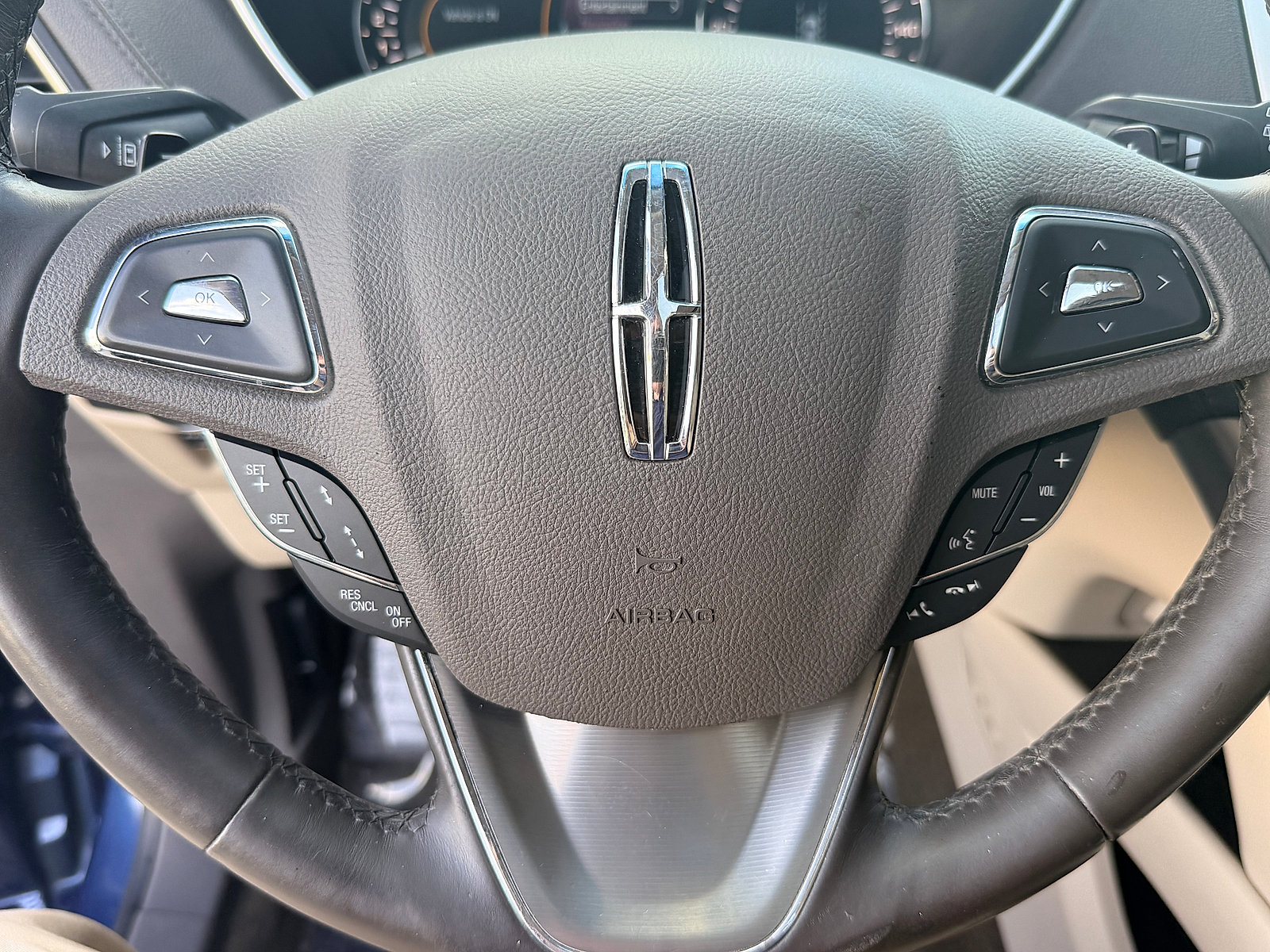 Used 2017 Lincoln MKX Reserve w/ Luxury Package AWD/4WD image 19