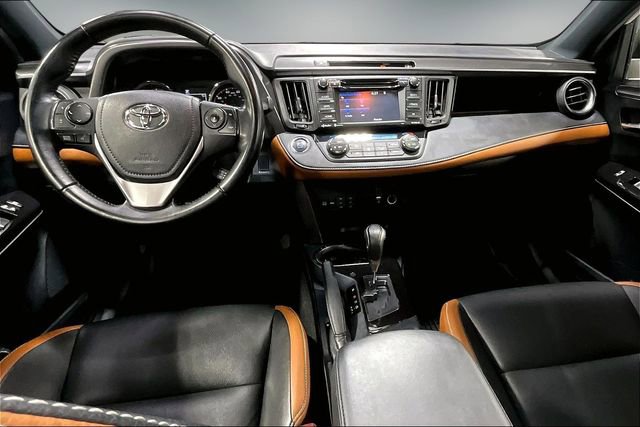 Used 2016 Toyota RAV4 SE image 9