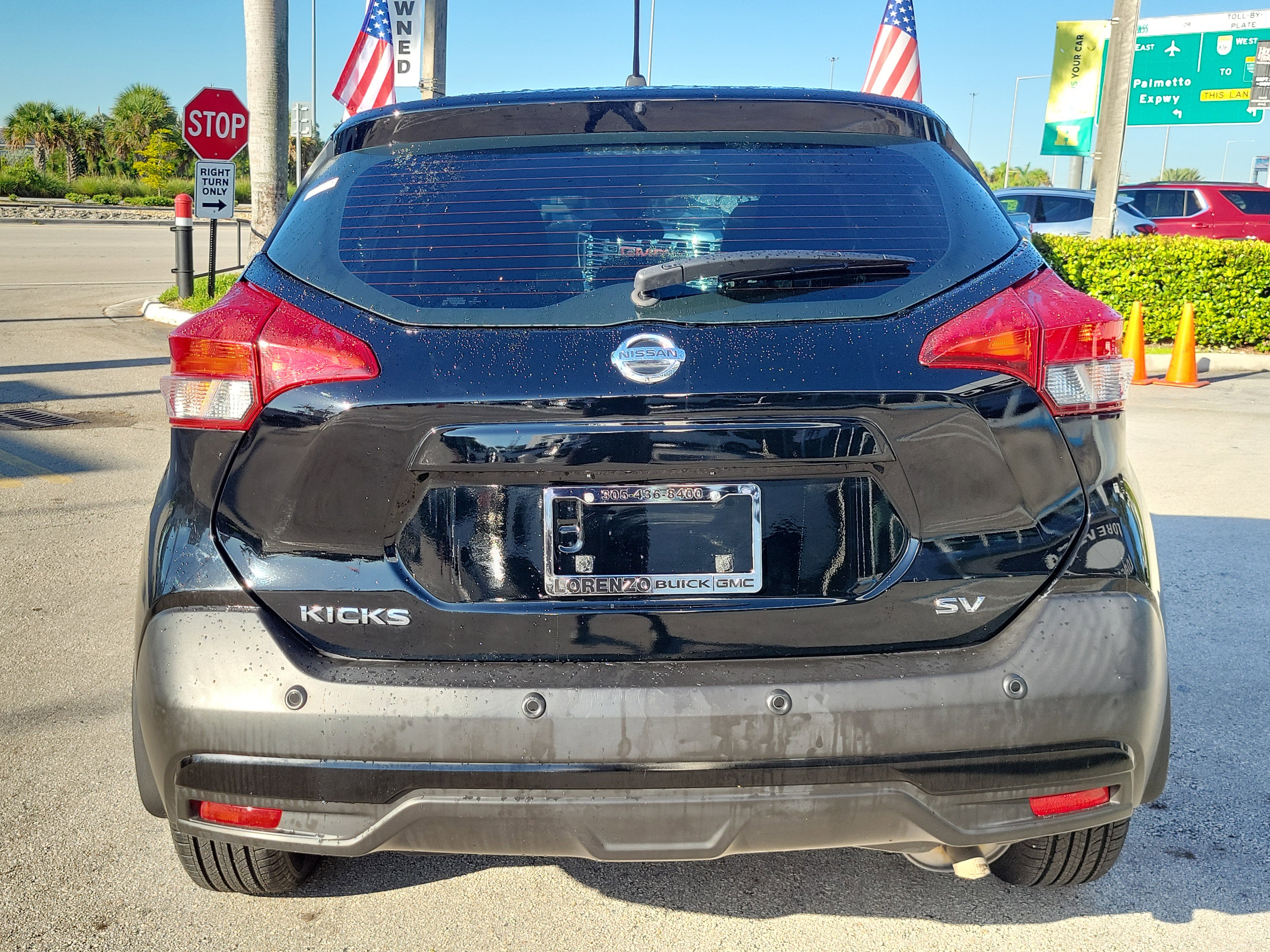 Used 2020 Nissan Kicks S image 6