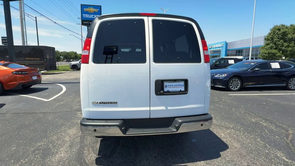 Used 2022 Chevrolet Express 2500 LS w/ Driver Convenience Package RWD image 7