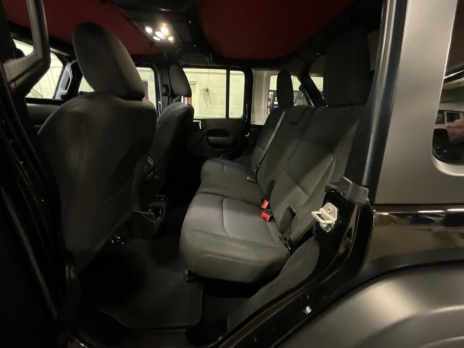 Used 2022 Jeep Wrangler Unlimited Sport image 24