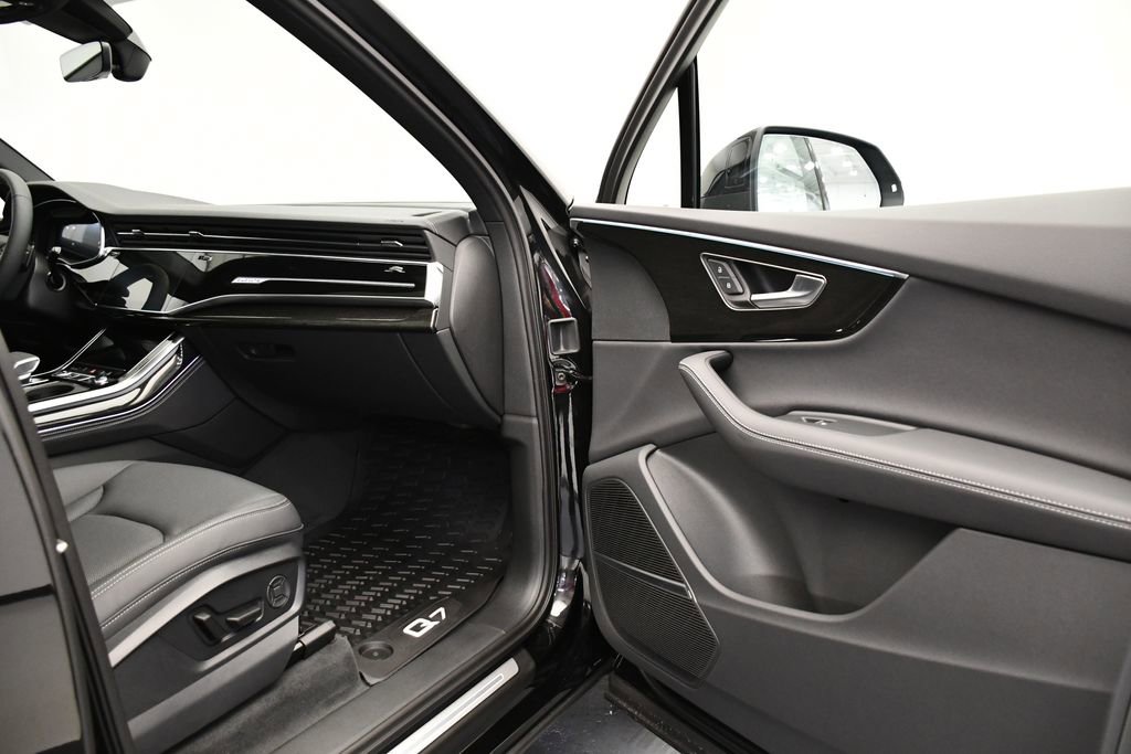 Used 2025 Audi Q7 3.0T Premium Plus w/ Premium Plus Package image 47