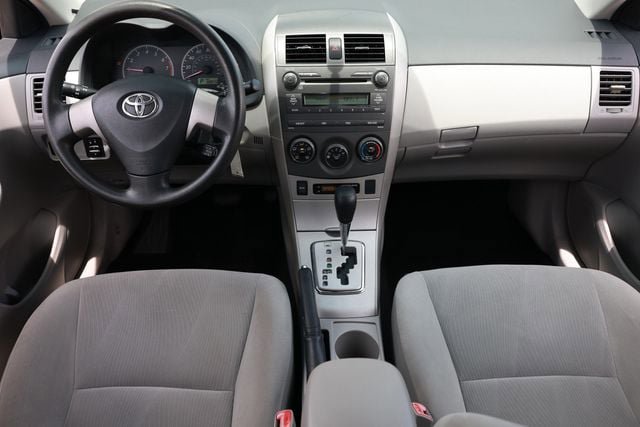 Used 2011 Toyota Corolla LE FWD image 24
