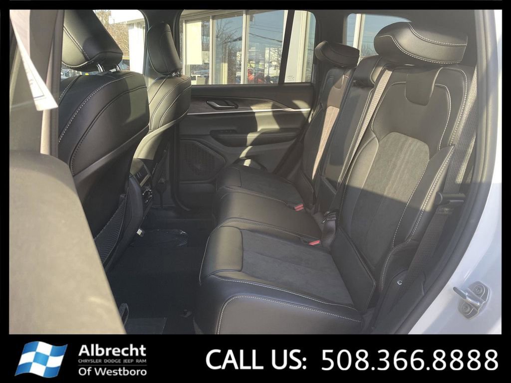 New 2026 Jeep Grand Cherokee Altitude AWD/4WD image 12