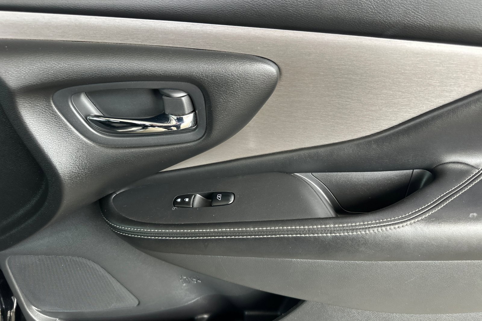 Used 2023 Nissan Murano S image 22