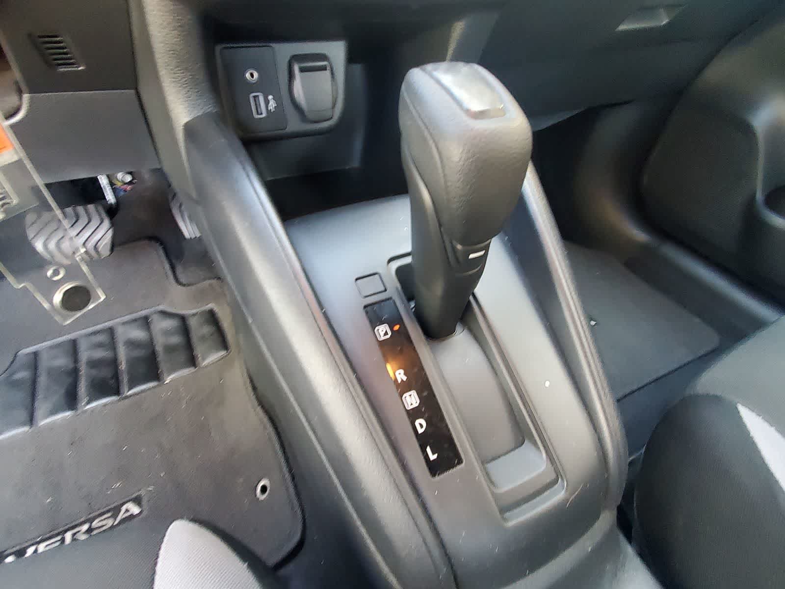 Used 2025 Nissan Versa S FWD image 15