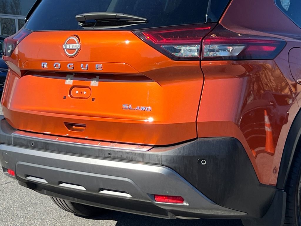Used 2022 Nissan Rogue SL w/ SL Premium Package image 6