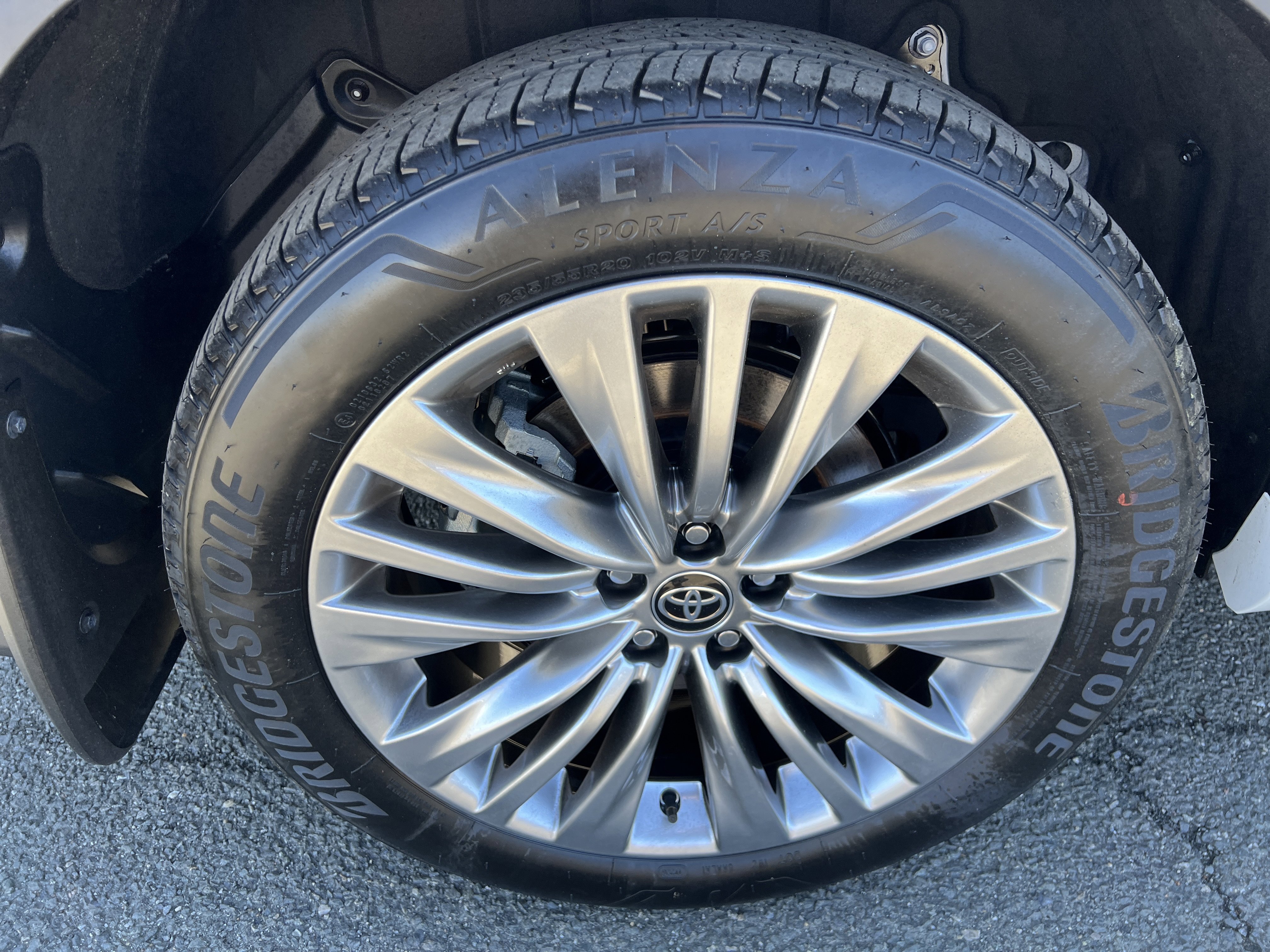 New 2026 Toyota Highlander Platinum image 7