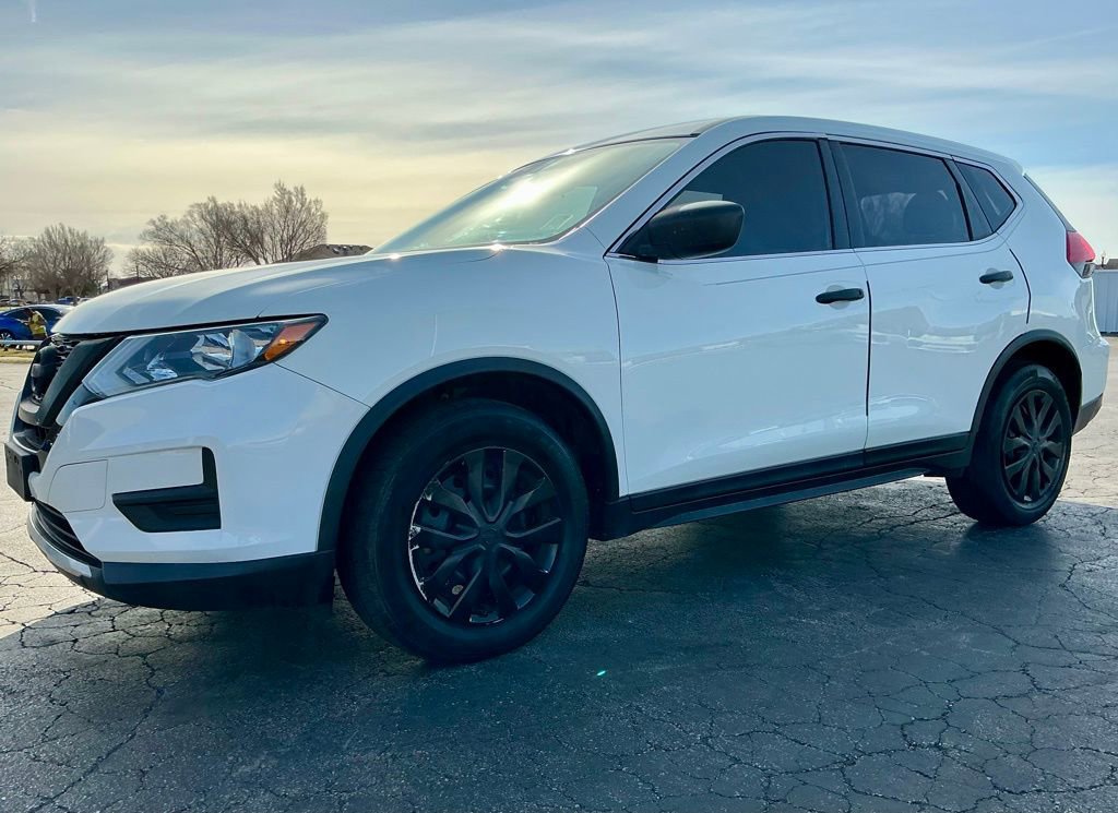 Used 2017 Nissan Rogue S image 6