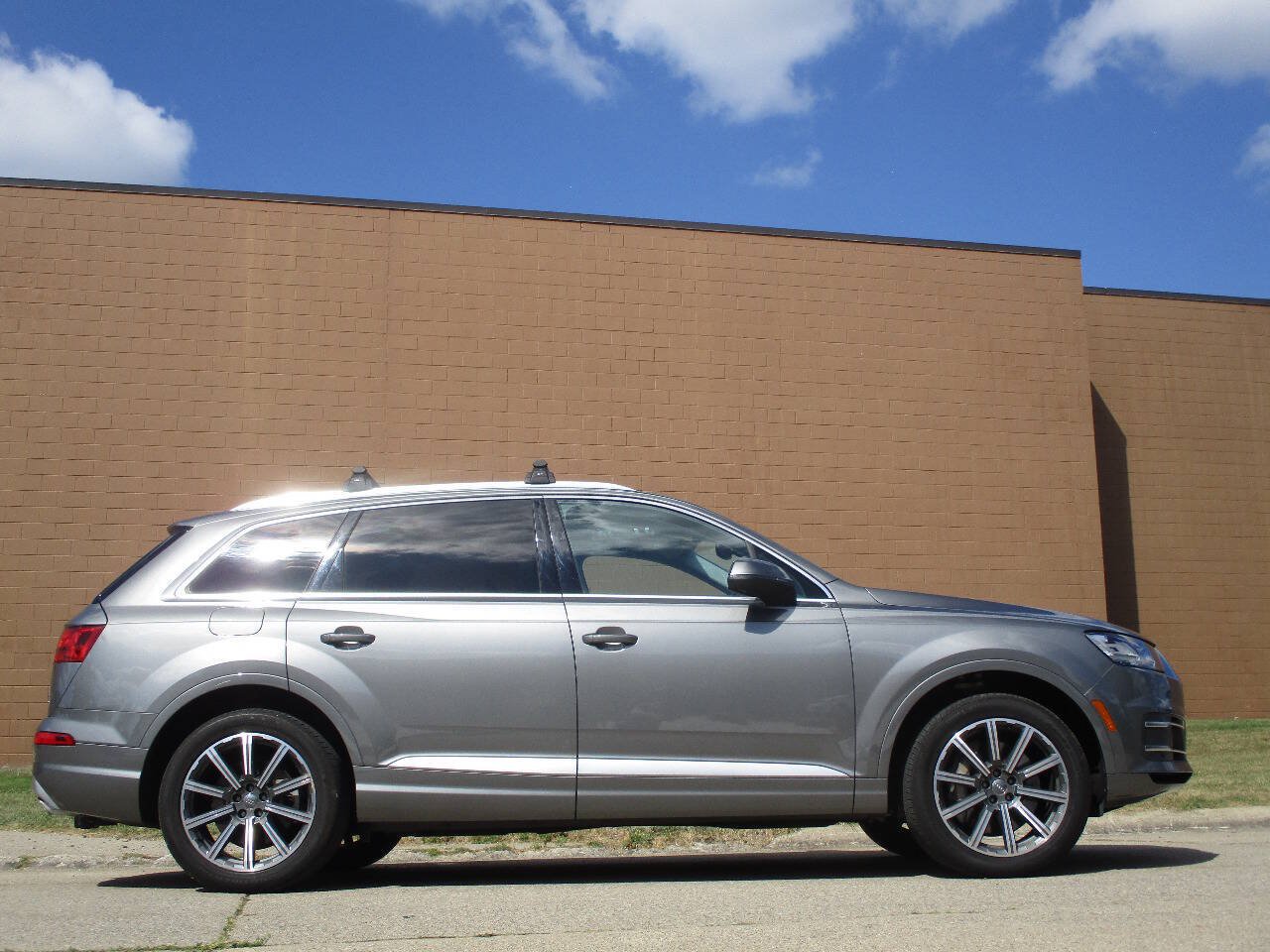 Used 2017 Audi Q7 3.0T Prestige AWD/4WD image 11