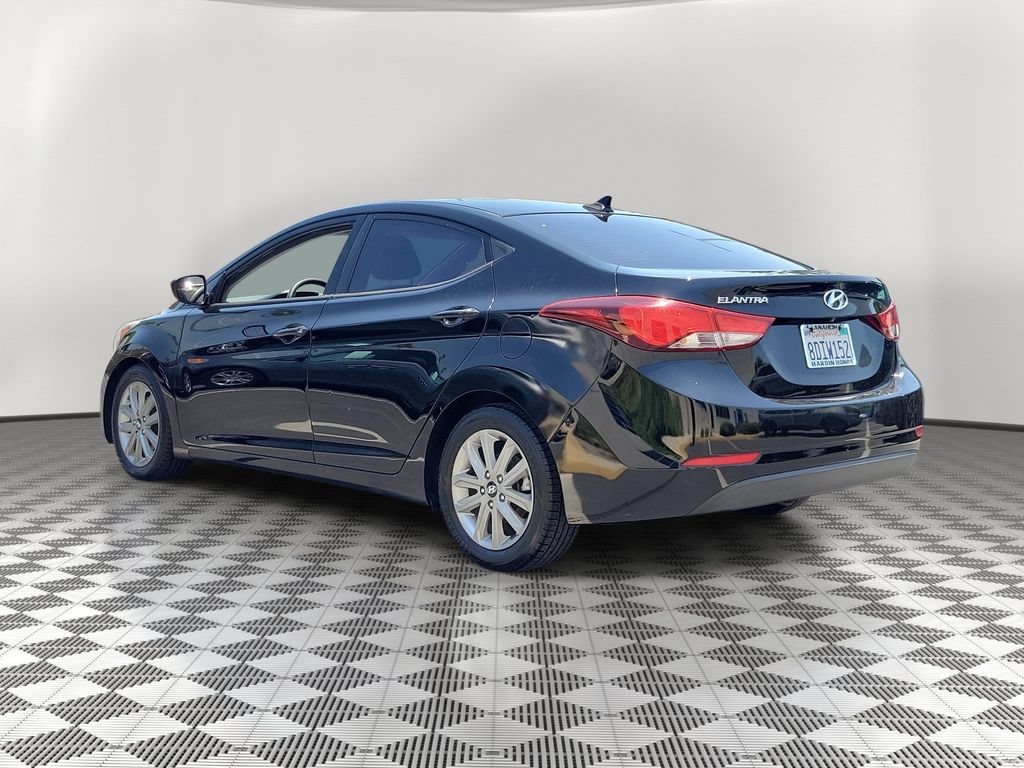 Used 2015 Hyundai Elantra SE w/ Option Group 02 FWD image 4
