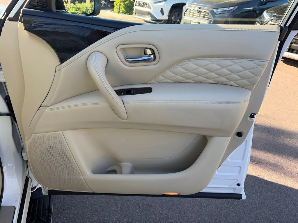 Used 2018 INFINITI QX80 4WD w/ Deluxe Technology Package image 12