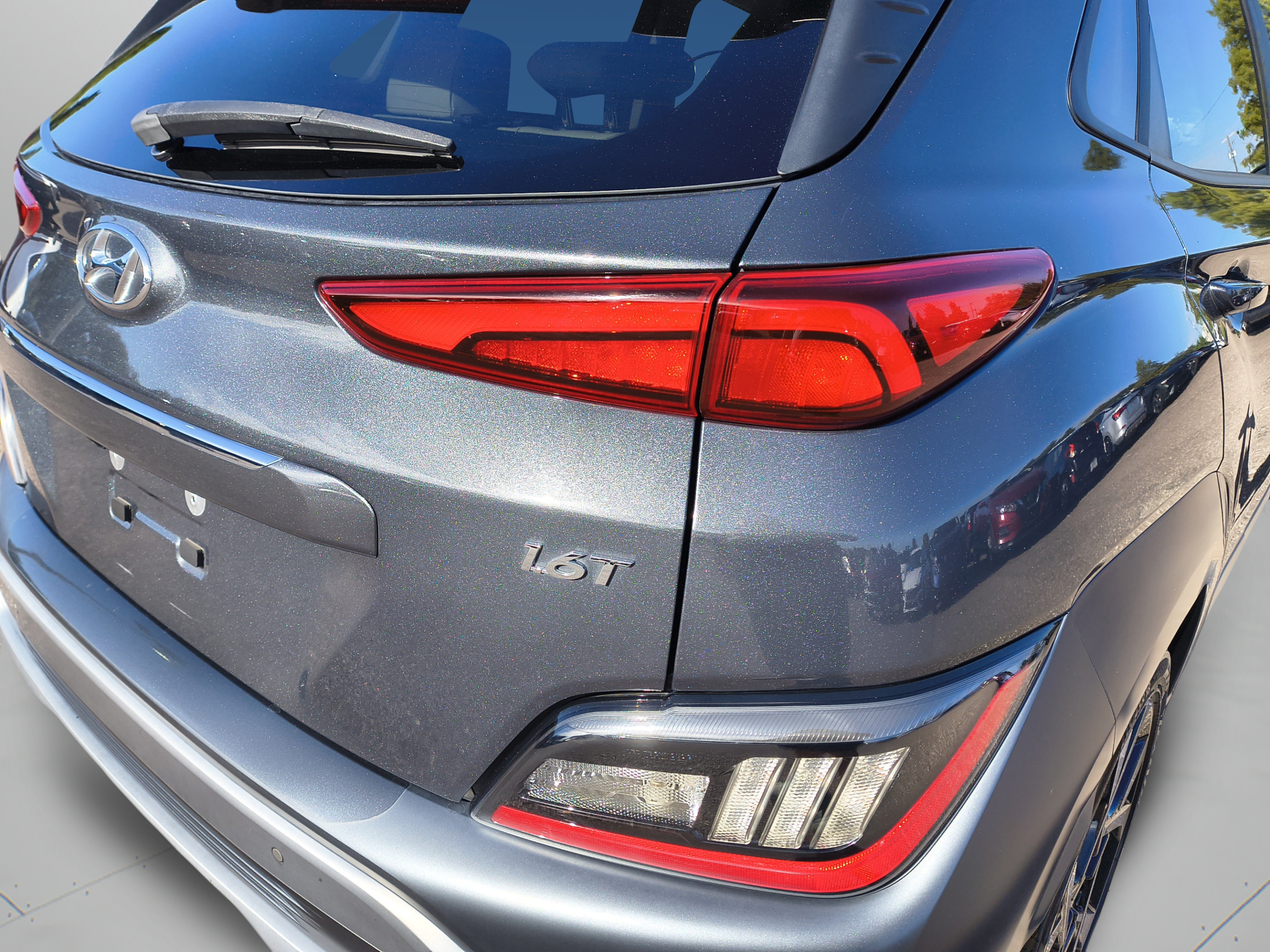 Certified 2022 Hyundai Kona Limited FWD image 32