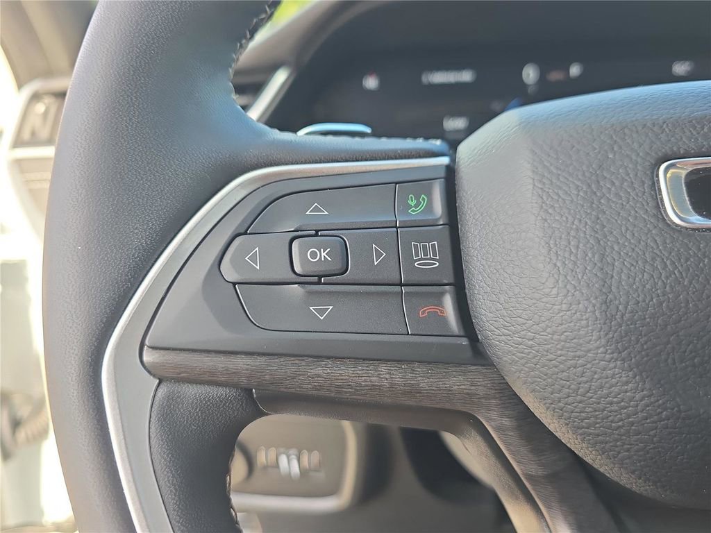 Used 2024 Jeep Grand Cherokee L Limited w/ Black Appearance Package image 25