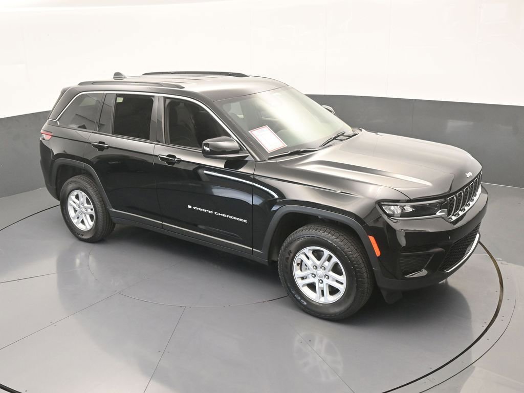 Used 2025 Jeep Grand Cherokee Laredo image 50