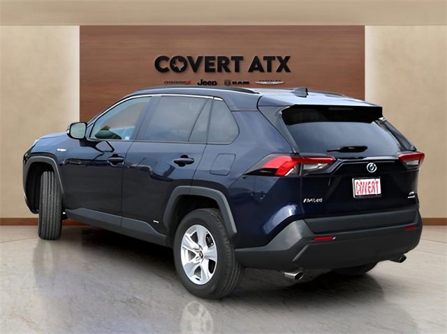 Used 2021 Toyota RAV4 XLE w/ Convenience Package image 3
