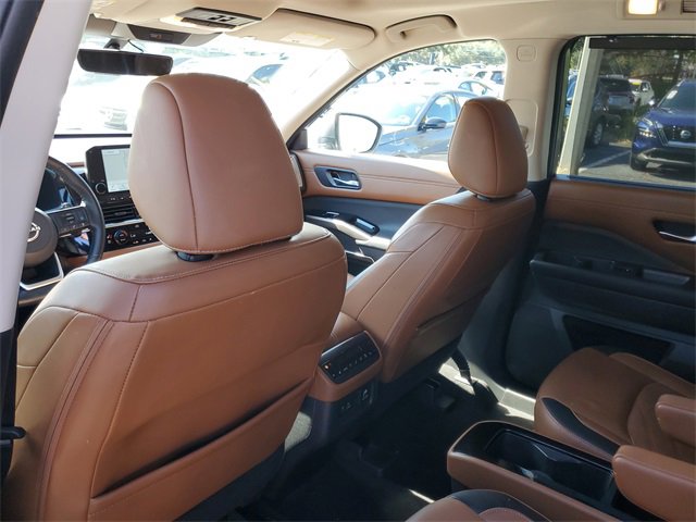 Used 2023 Nissan Pathfinder Platinum image 29