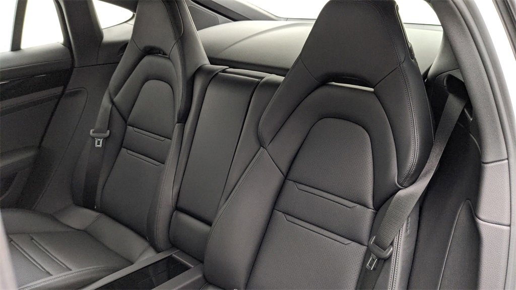 Used 2022 Porsche Panamera 4 image 39
