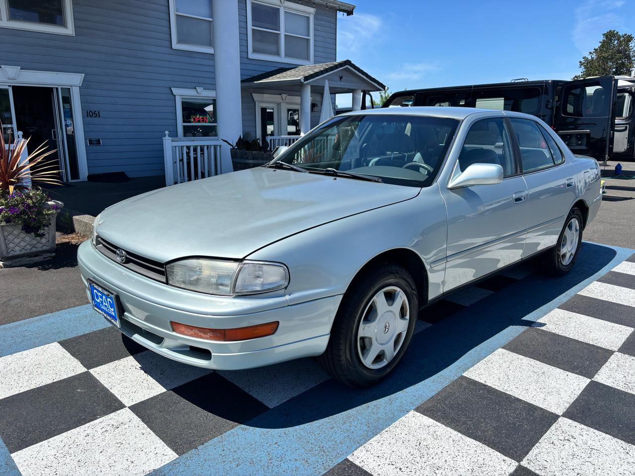 Used 1994 Toyota Camry LE FWD image 2