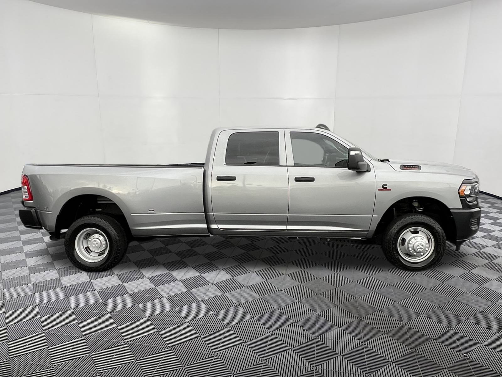 Used 2024 RAM 3500 Tradesman w/ Cold Weather Group image 7