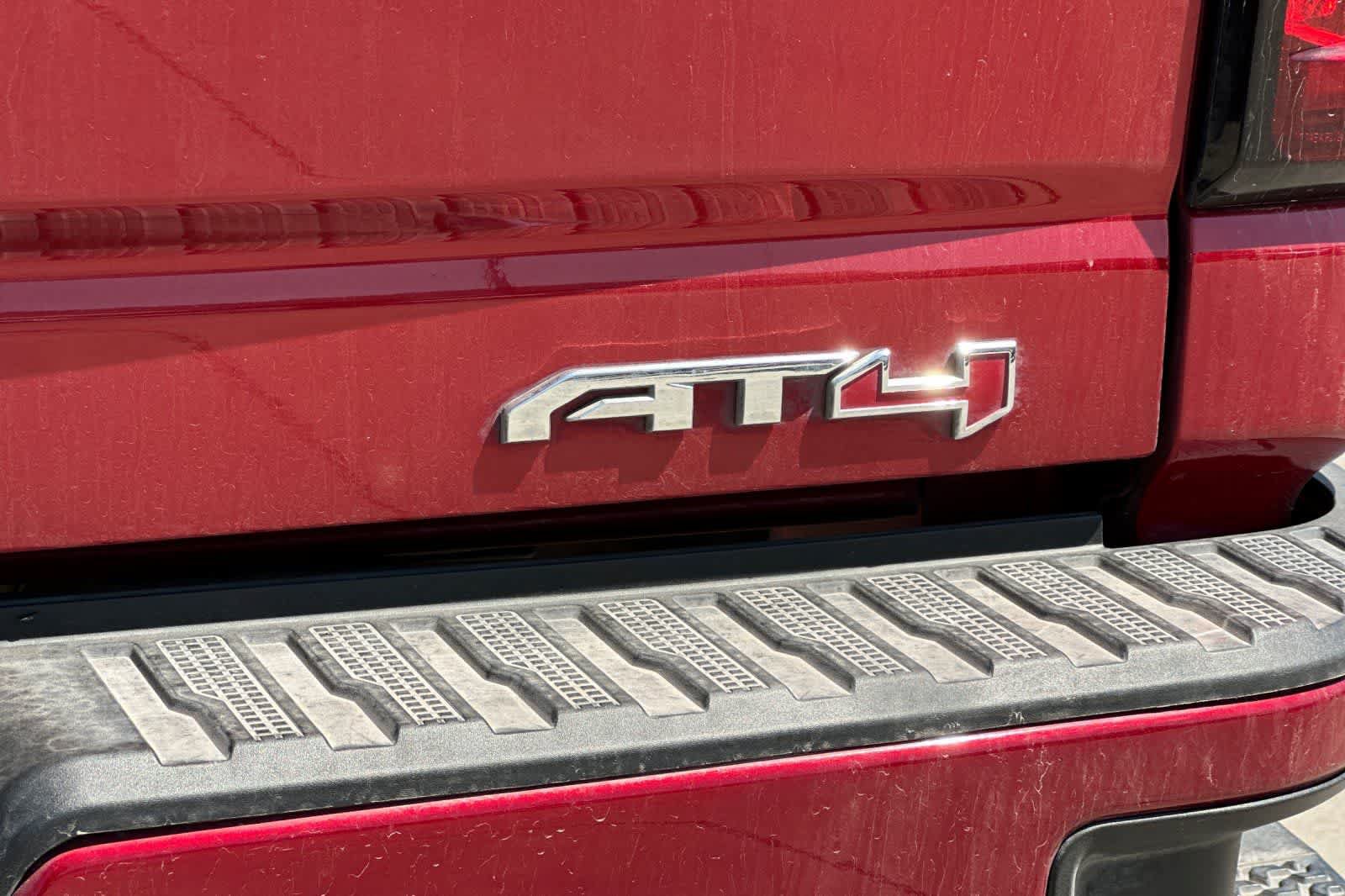 Used 2022 GMC Sierra 2500 AT4 w/ AT4 Premium Plus Package AWD/4WD image 13